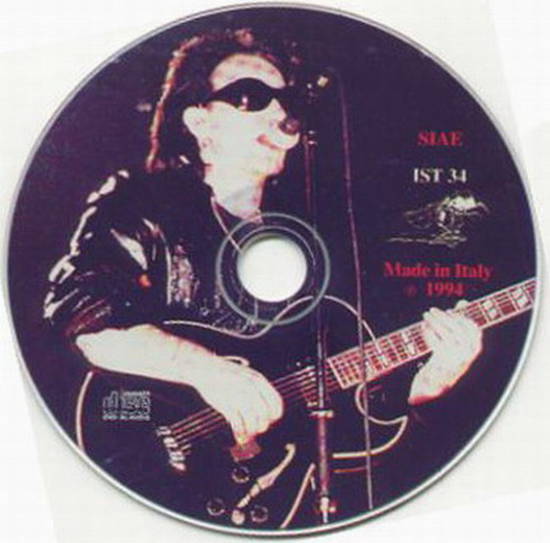 1992-04-07-Austin-BonoIsDinkyTrabant-CD1.jpg